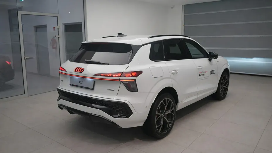 AUDI Q3 -