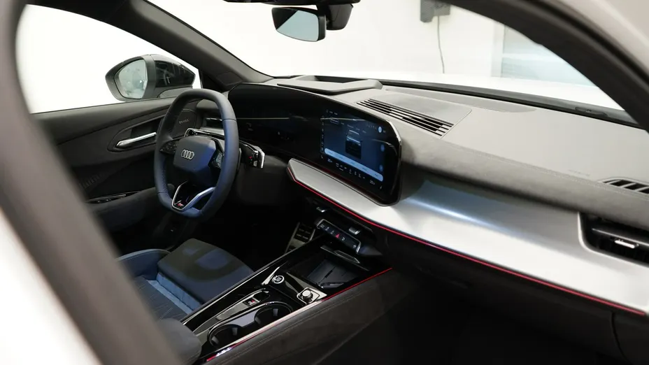 AUDI Q3 -