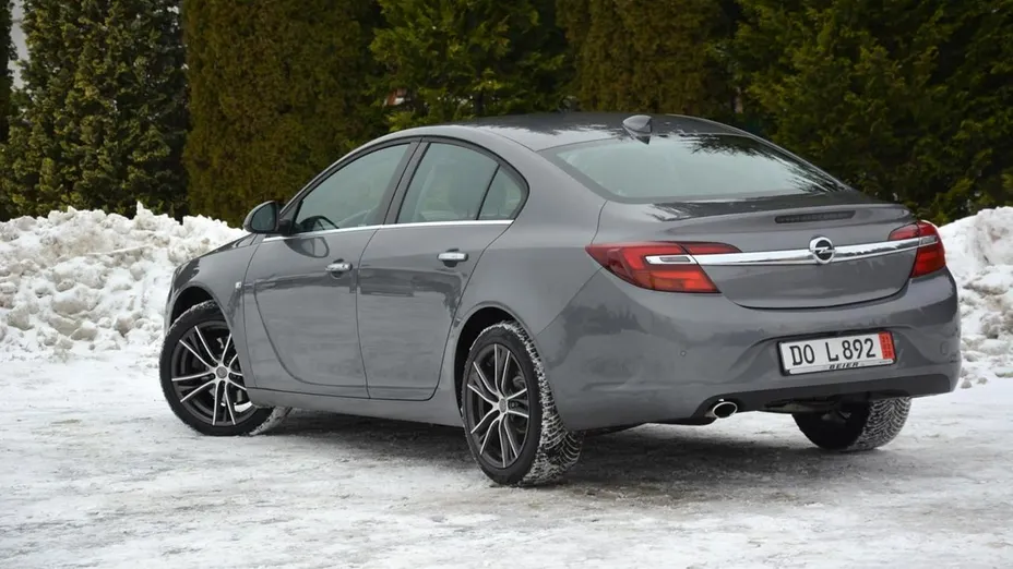 OPEL Insignia -