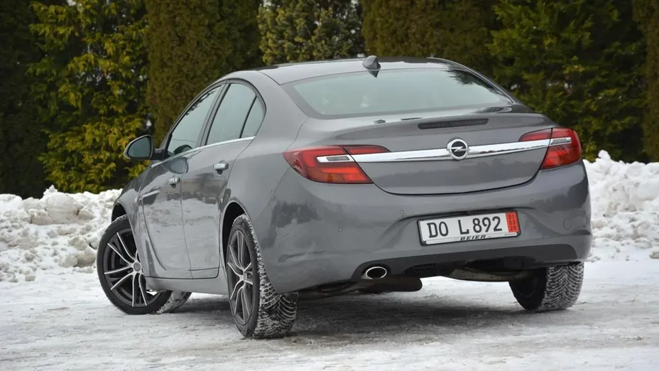 OPEL Insignia -
