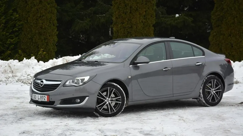 OPEL Insignia -