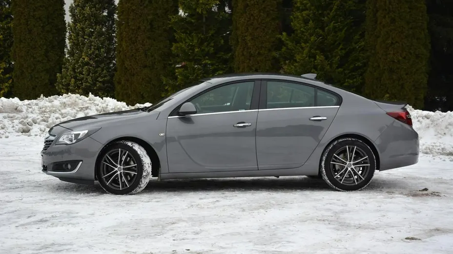 OPEL Insignia -