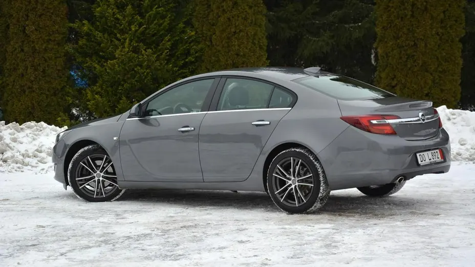 OPEL Insignia -