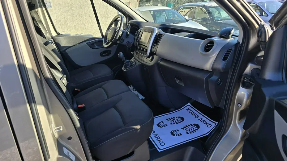 RENAULT Trafic -