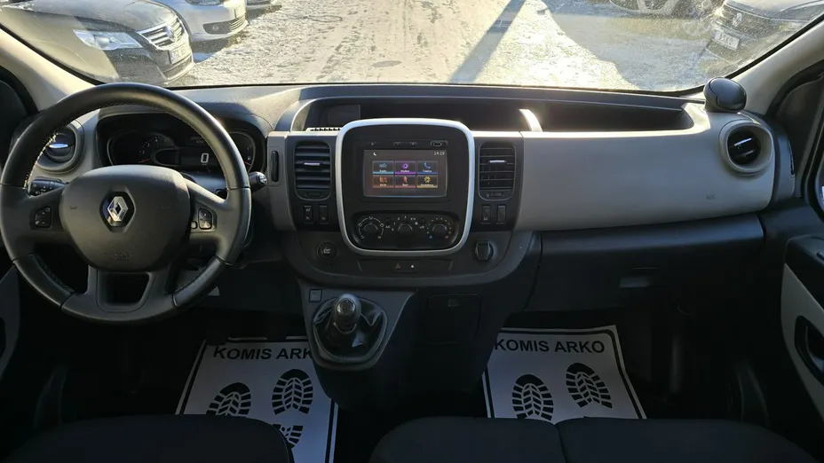 RENAULT Trafic -