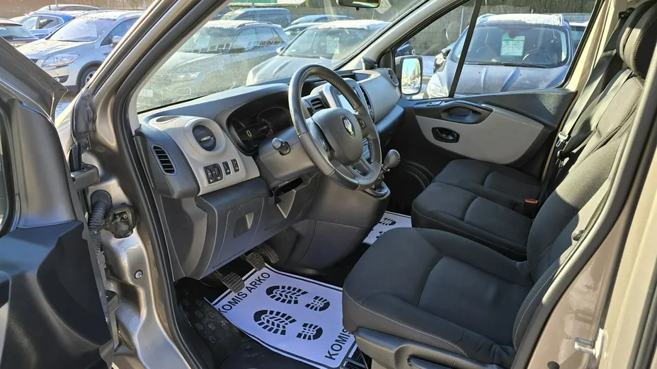 RENAULT Trafic -