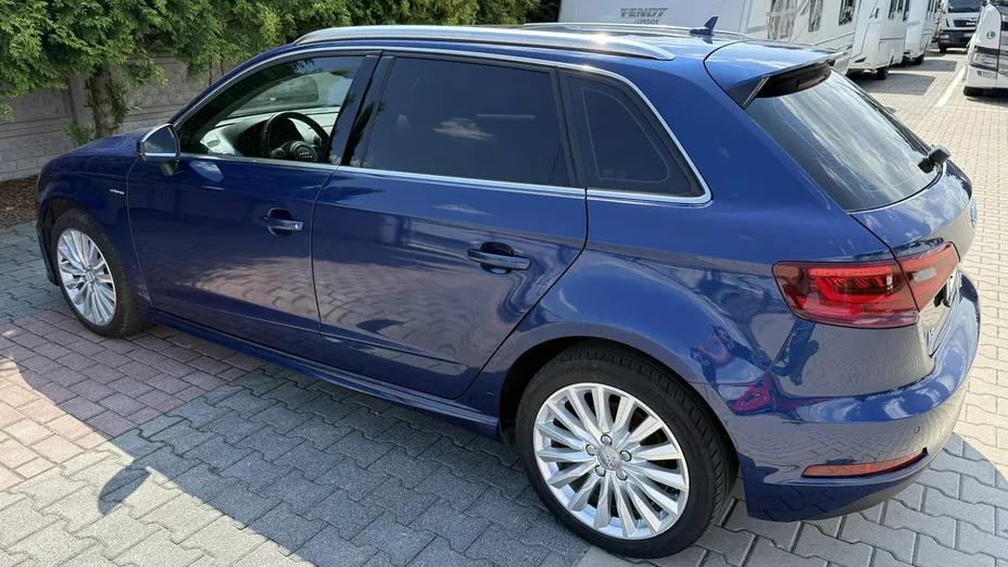 AUDI A3 Sportback -