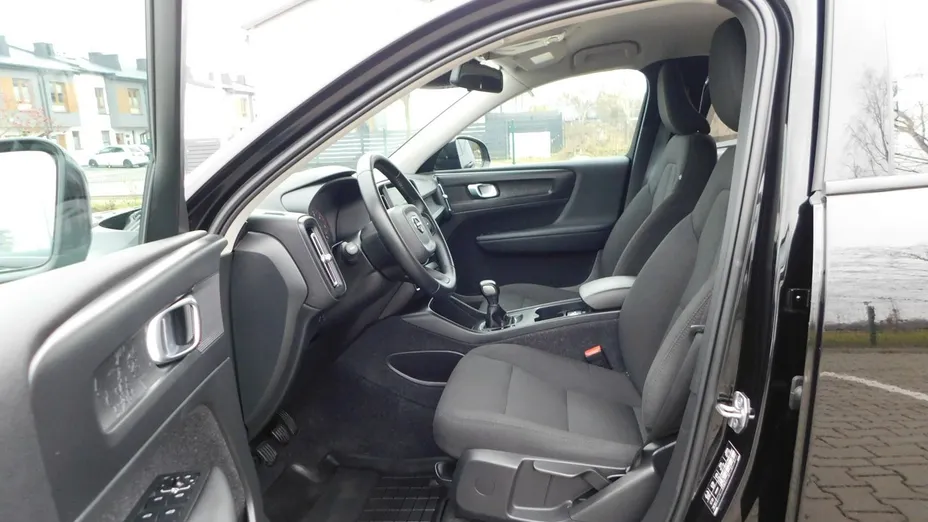 VOLVO XC40 -