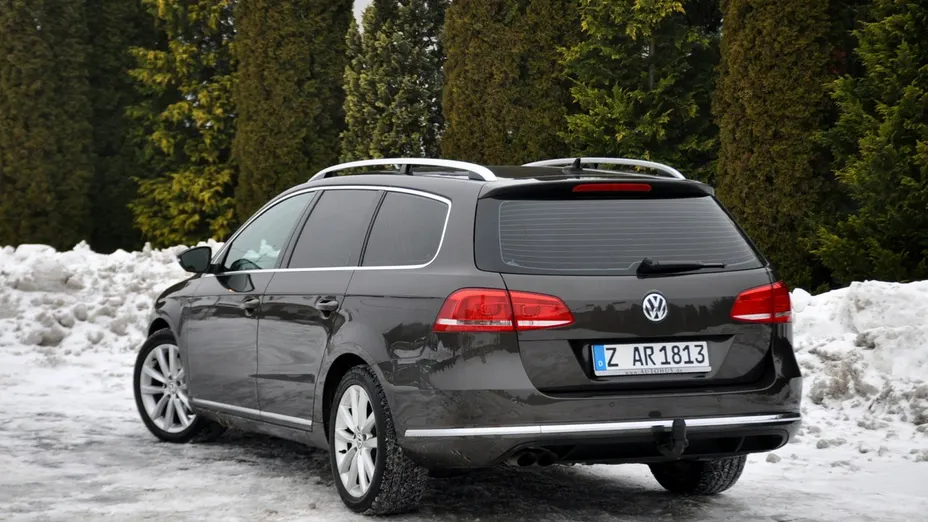 VOLKSWAGEN Passat -