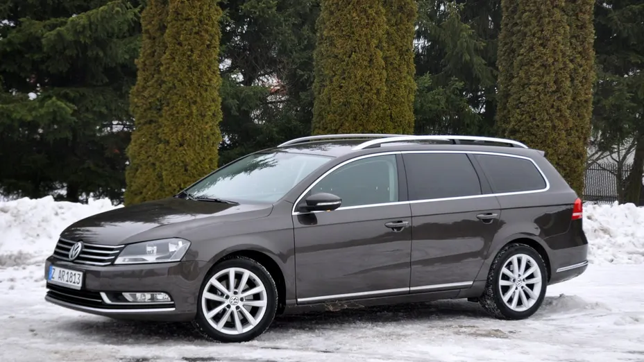 VOLKSWAGEN Passat -