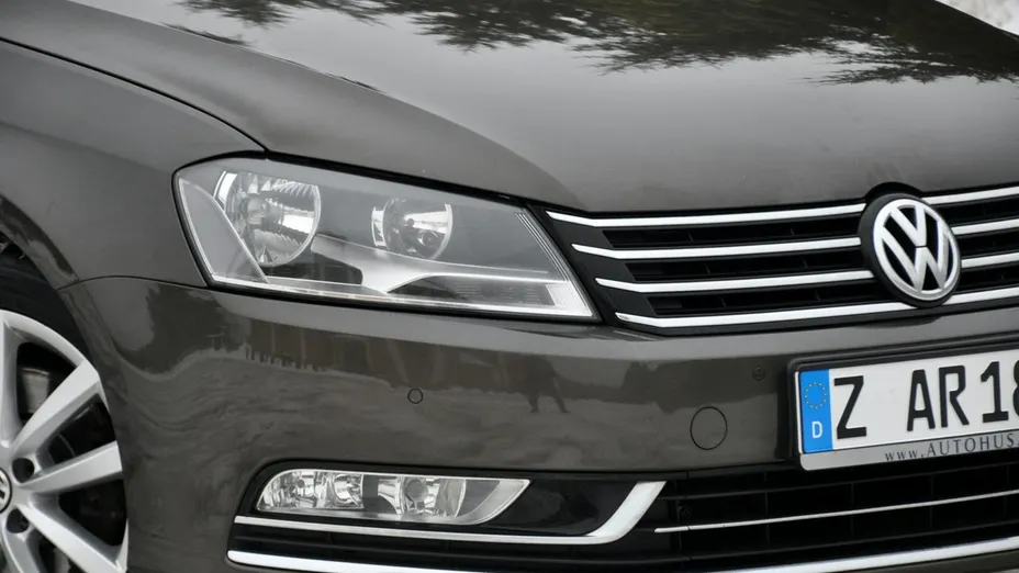 VOLKSWAGEN Passat -