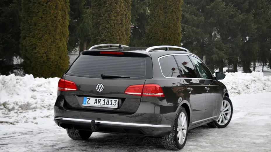 VOLKSWAGEN Passat -
