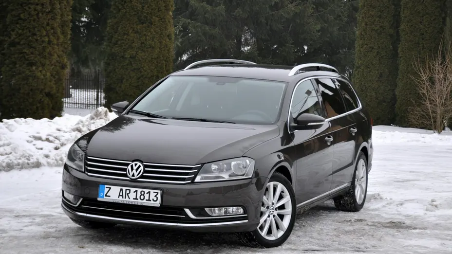 VOLKSWAGEN Passat -