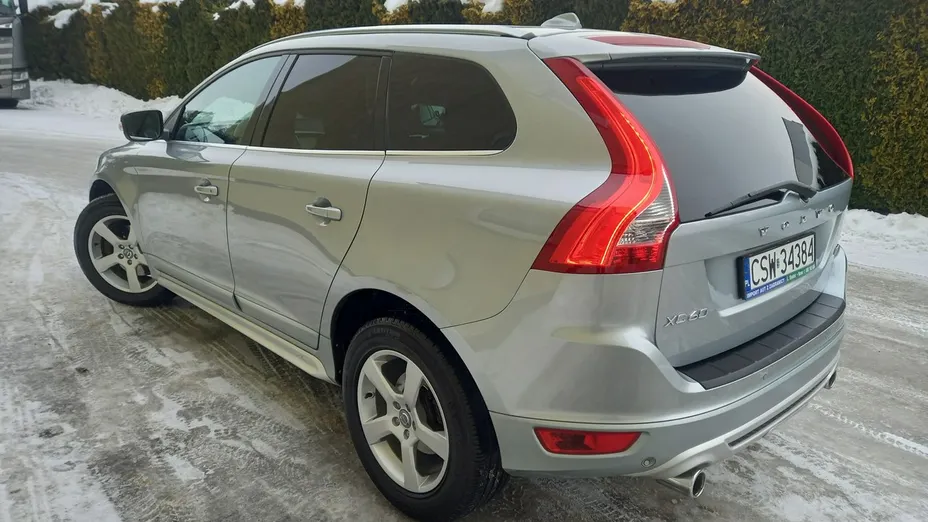VOLVO XC60 -