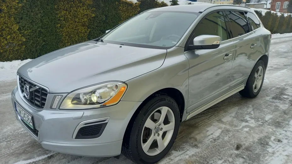 VOLVO XC60 -