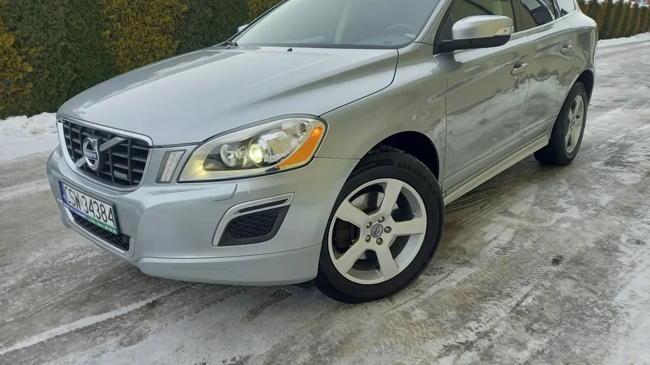 VOLVO XC60 -