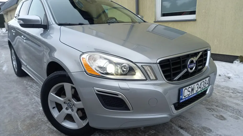 VOLVO XC60 -