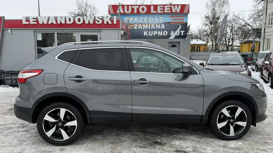 NISSAN Qashqai -