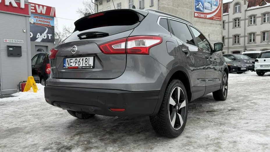 NISSAN Qashqai -