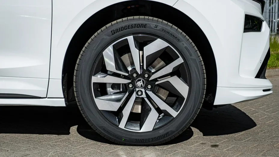 SKODA Enyaq -