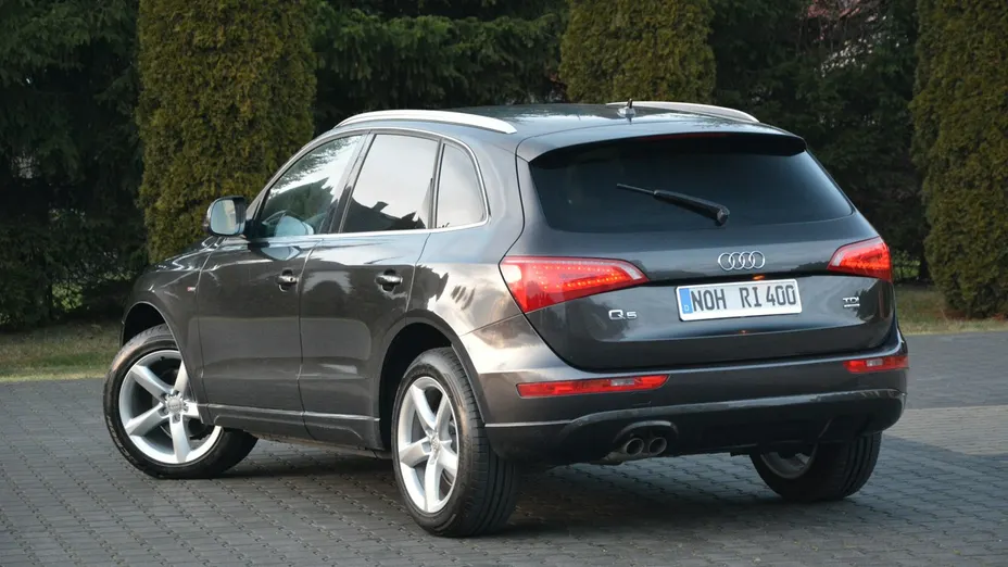 AUDI Q5 -