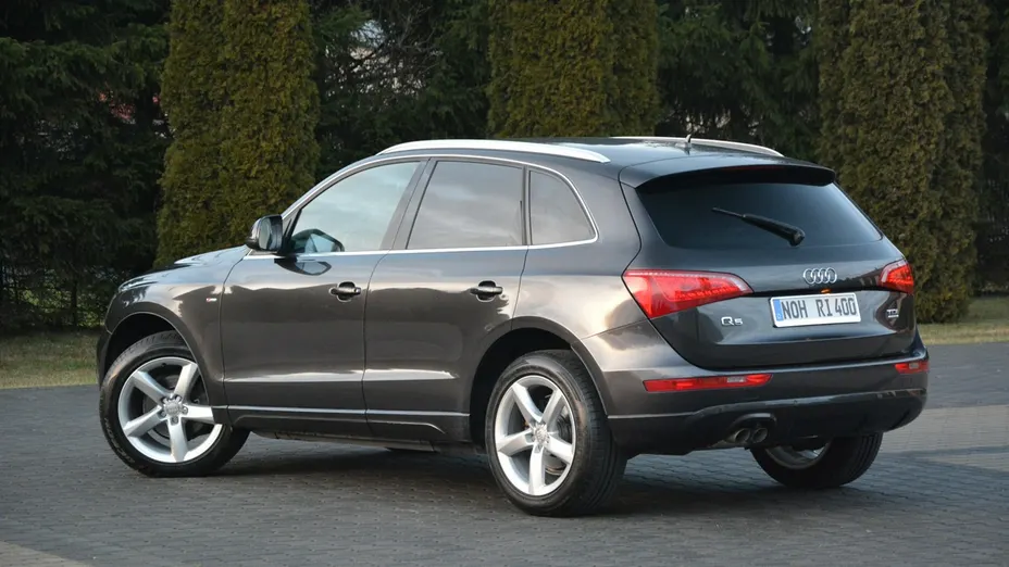 AUDI Q5 -