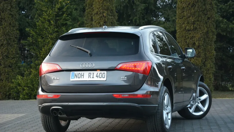 AUDI Q5 -