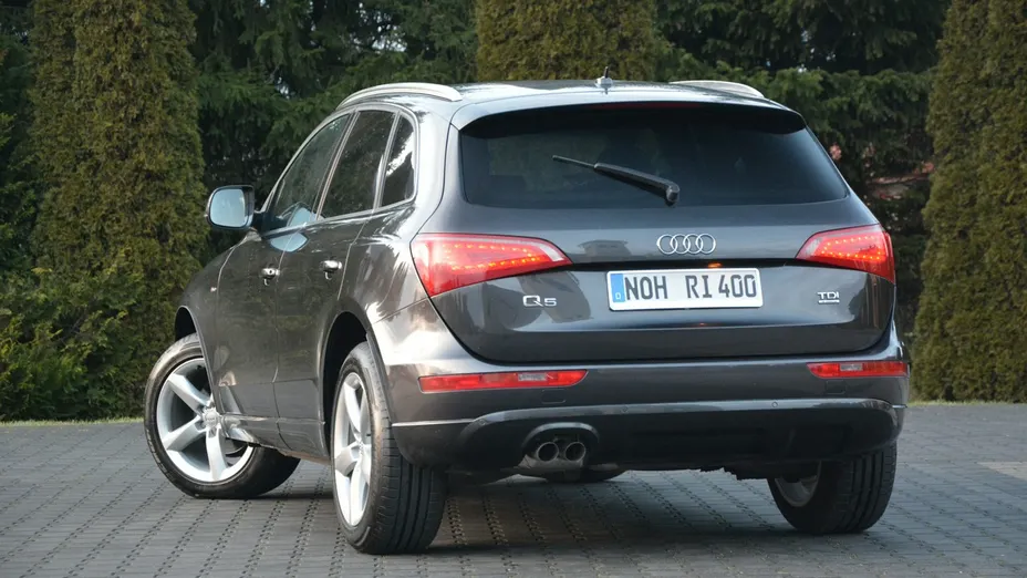 AUDI Q5 -