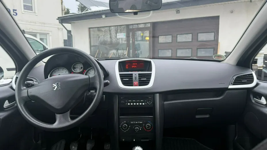 PEUGEOT 207 -