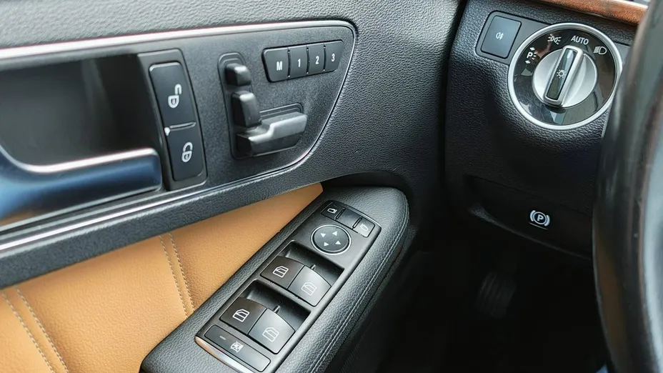 MERCEDES-BENZ E Klasa -