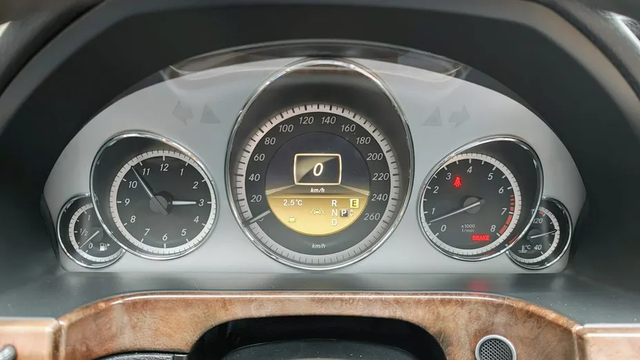 MERCEDES-BENZ E Klasa -