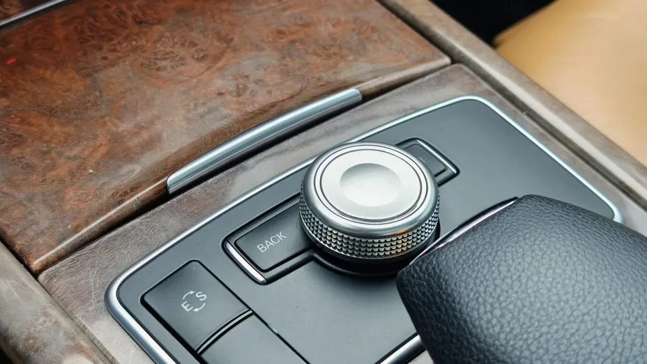 MERCEDES-BENZ E Klasa -