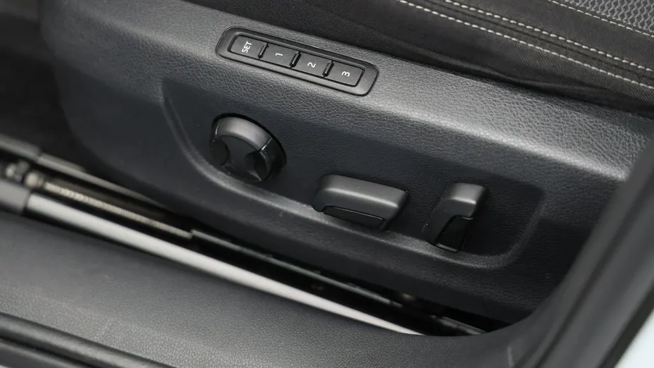 SKODA Superb -