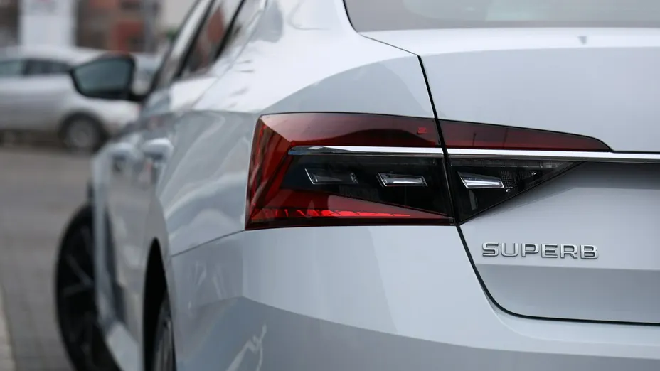 SKODA Superb -