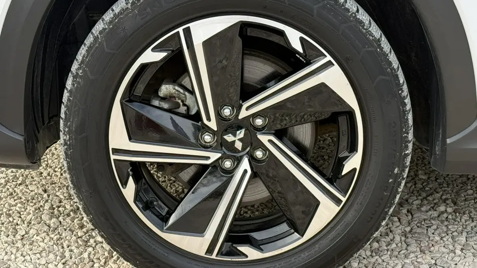 MITSUBISHI Eclipse Cross -