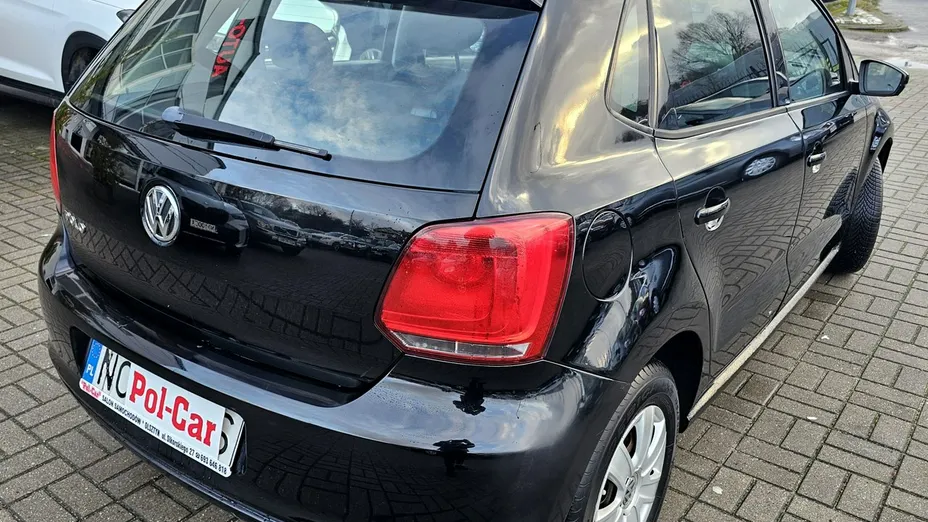 VOLKSWAGEN Polo -