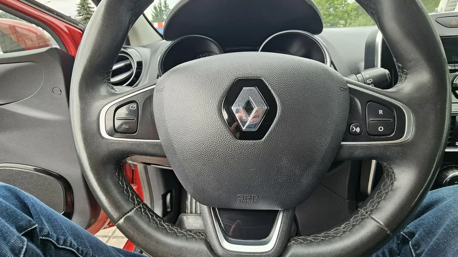 RENAULT Clio -