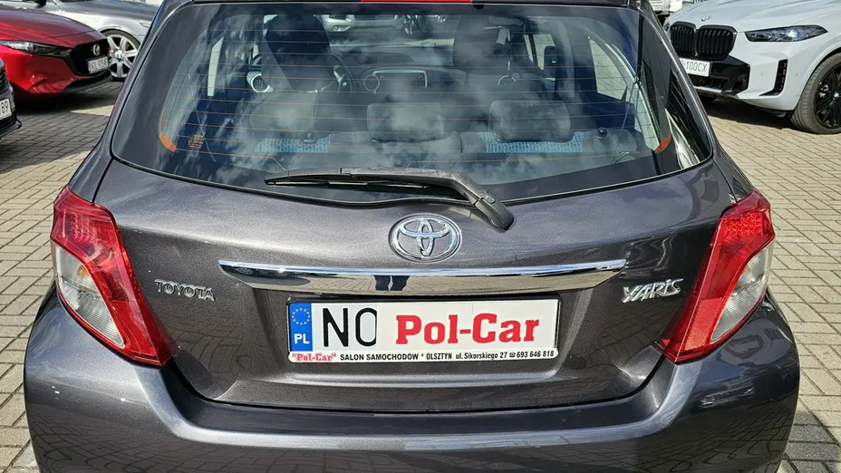 TOYOTA Yaris -