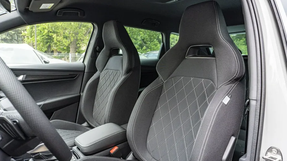 SKODA Karoq -