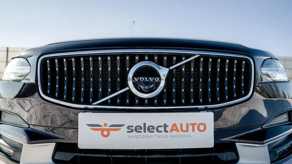 VOLVO V90 -