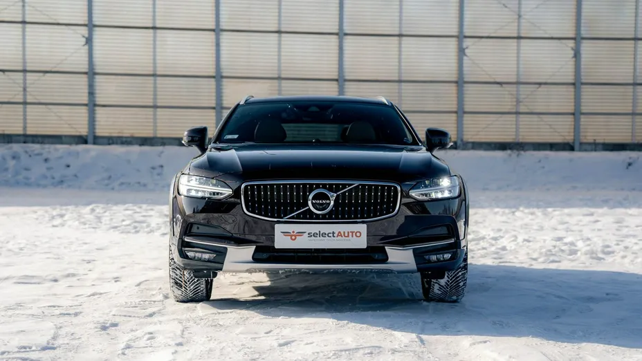 VOLVO V90 -