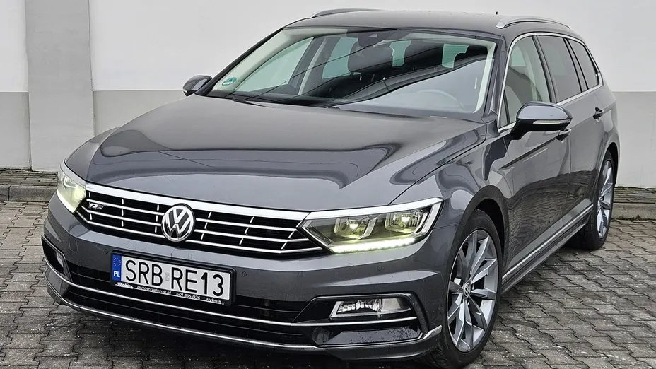 VOLKSWAGEN Passat -
