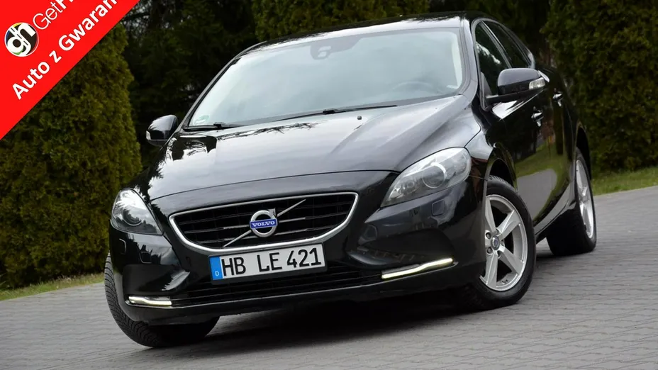 VOLVO V40 -