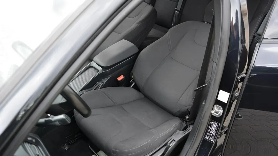 VOLVO V40 -