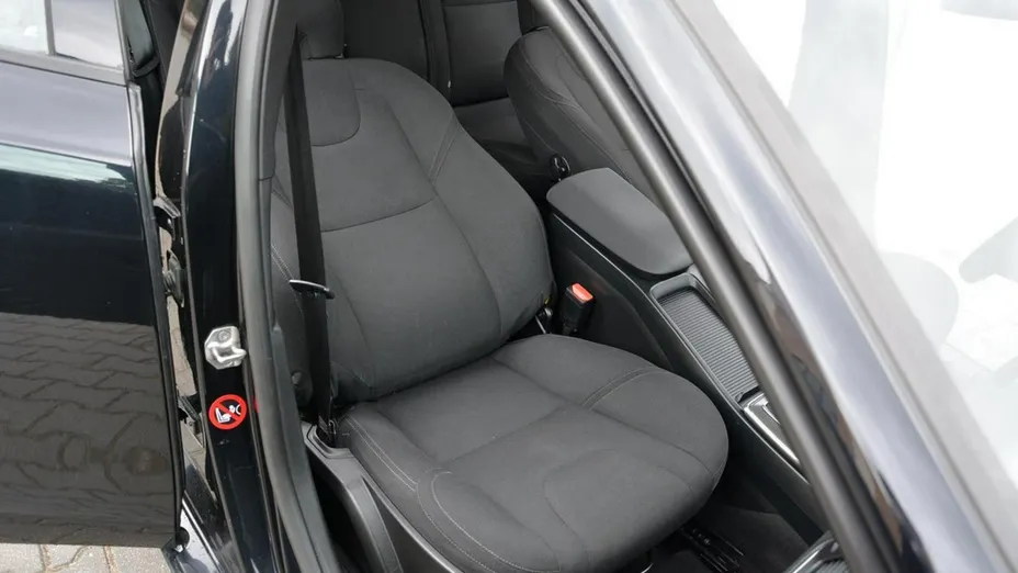 VOLVO V40 -