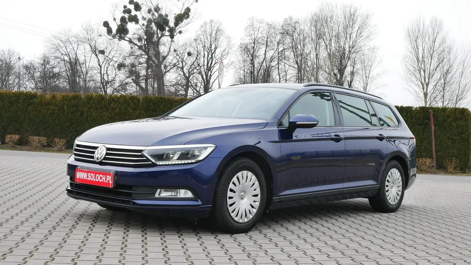 VOLKSWAGEN Passat -