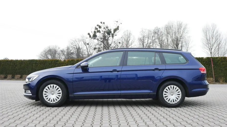VOLKSWAGEN Passat -