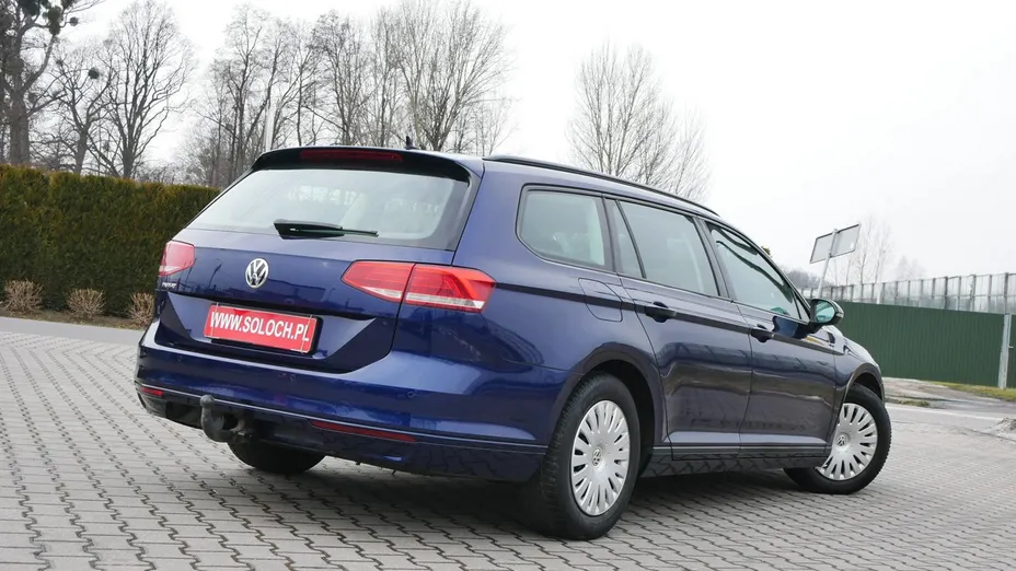 VOLKSWAGEN Passat -