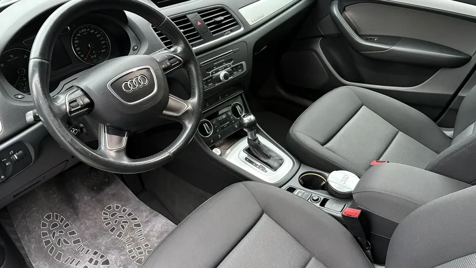 AUDI Q3 -
