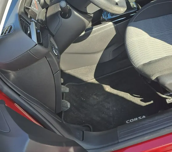 OPEL Corsa -
